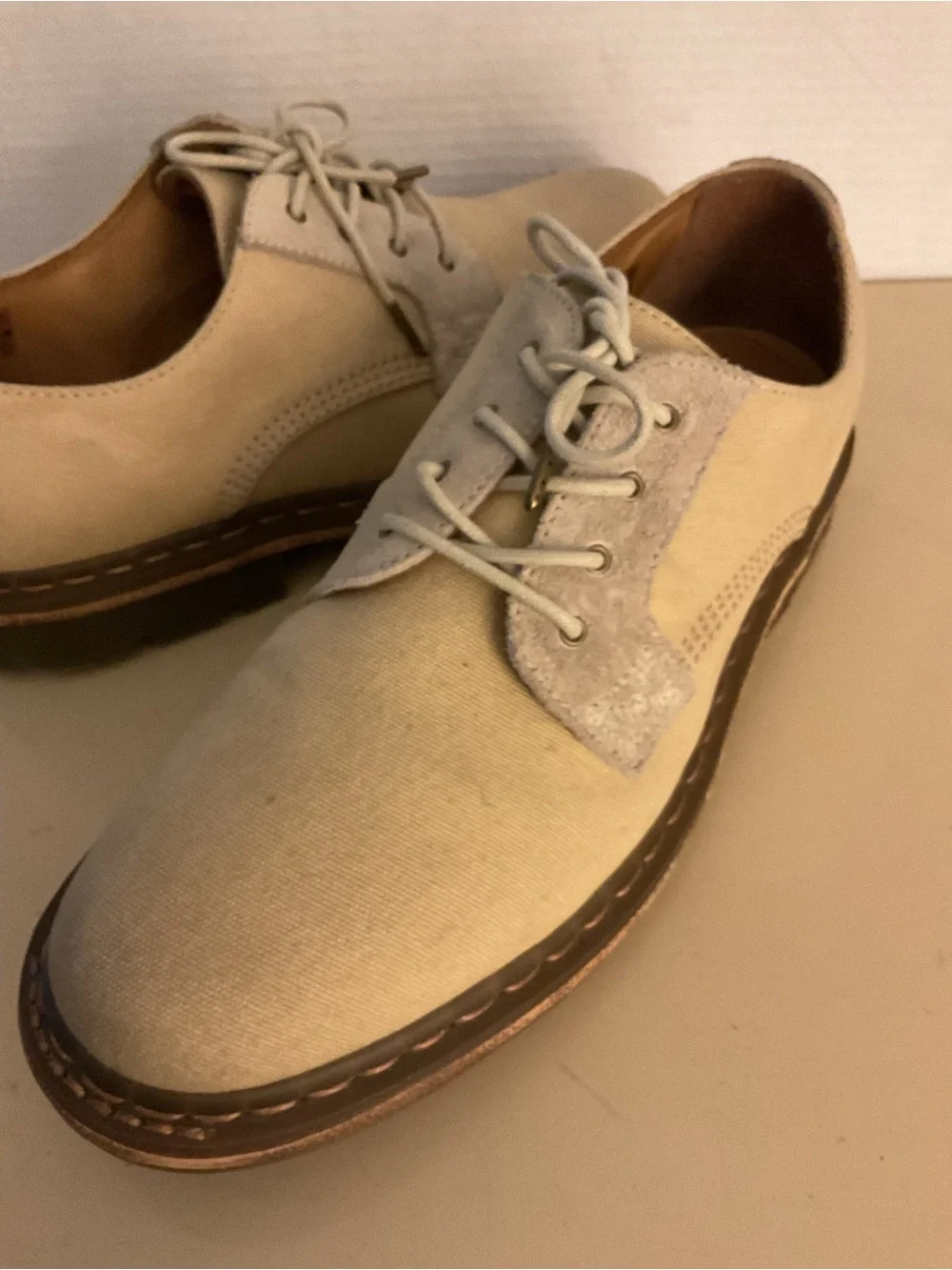 Dr. Martens men’s tan canvas suede Oxford shoes US 13